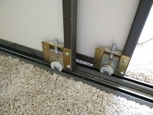 User submitted a photo of a closet door roller.