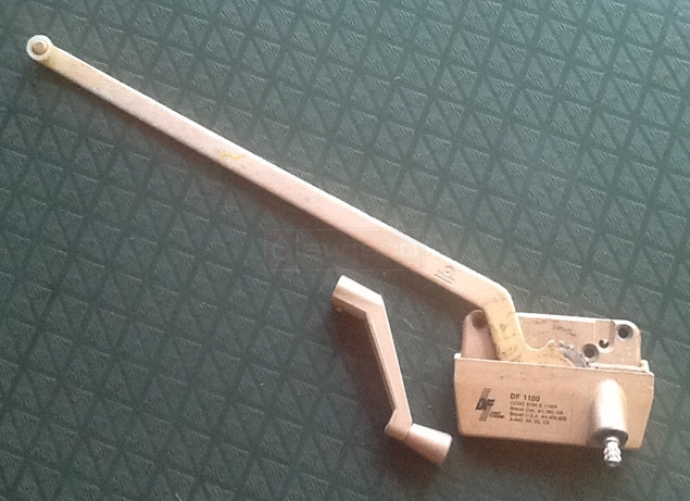 User submitted photo of their window hardware.