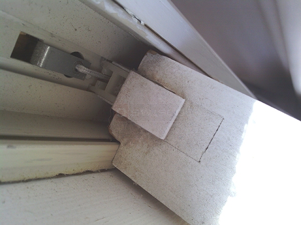 User submitted a photo of window hardware.