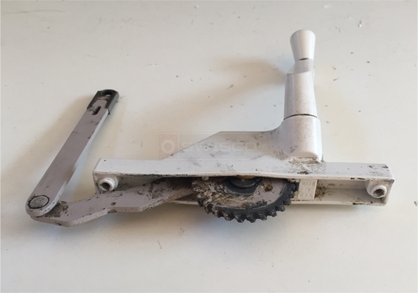 User submitted photo of their window hardware.