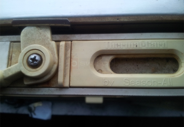 User submitted a photo of window hardware.