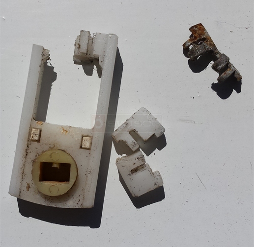 User submitted photo of their window hardware.