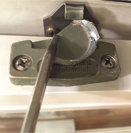 User submitted photo of their window hardware.