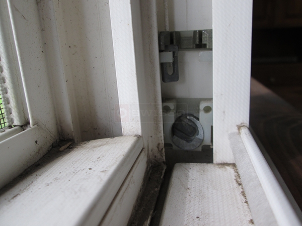 User submitted a photo of a pivot shoe.