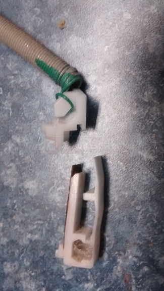 User submitted photo of their window hardware.
