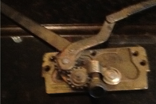 User submitted photo of their window hardware.