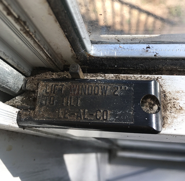 User submitted a photo of a tilt latch.