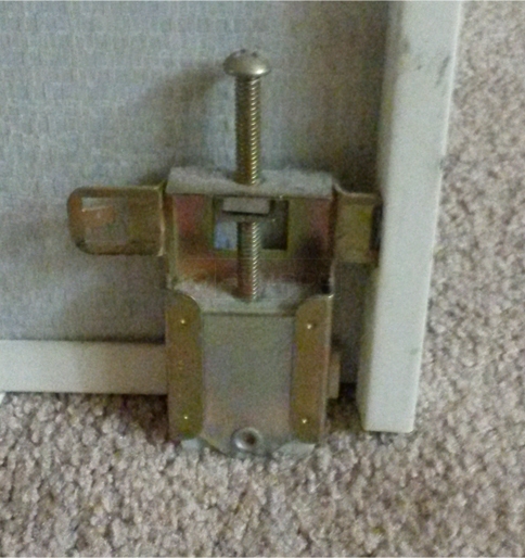User submitted photo of their closet hardware.