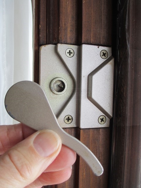User submitted a photo of a window lock.