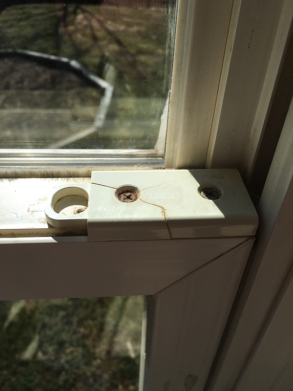 User submitted a photo of a tilt latch.