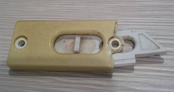 User submitted photos of a tilt latch.