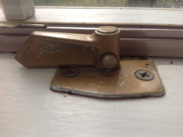 User submitted photos of a window lock.