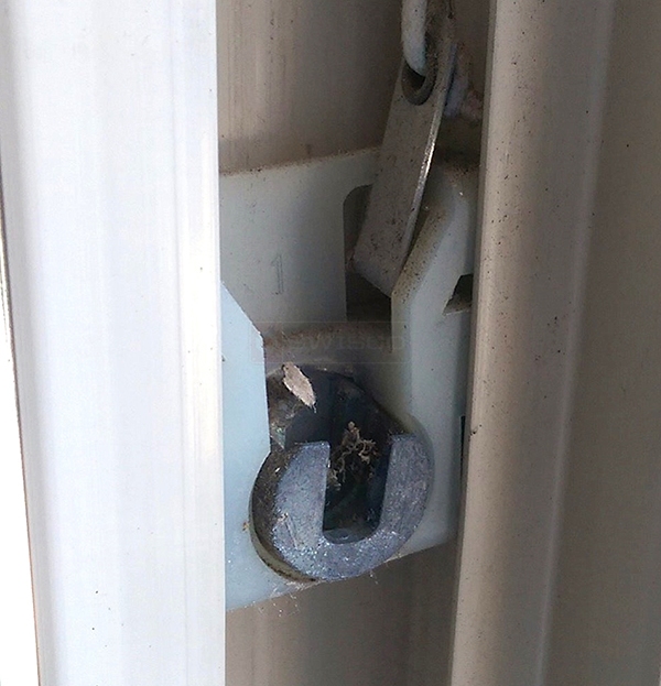 User submitted a photo of a pivot shoe.