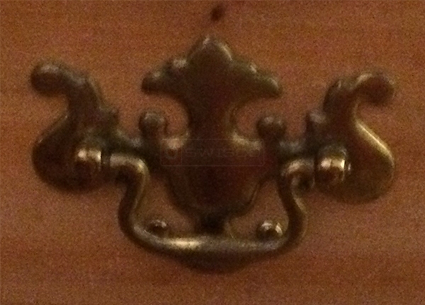 User submitted a photo of a drawer pull.