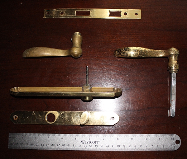 User submitted a photo of French door hardware.