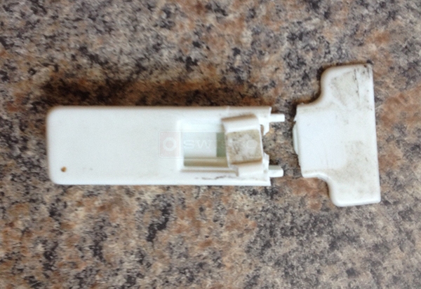 User submitted a photo of a tilt latch.