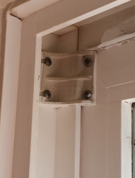 User submitted image of their door hardware.