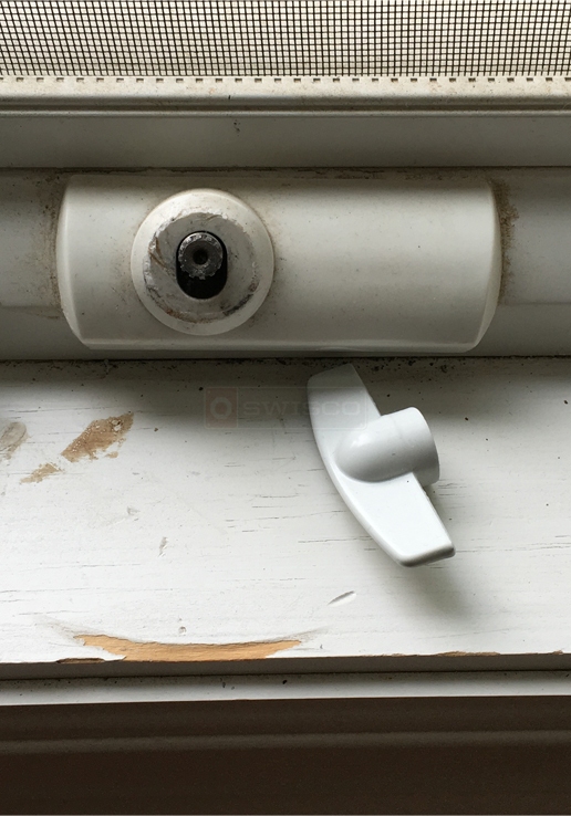 User submitted image of their window hardware.