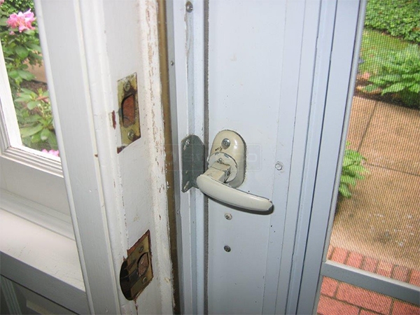 User submitted a photo of storm door hardware.