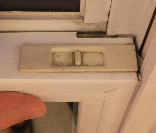 User submitted image of their window hardware.