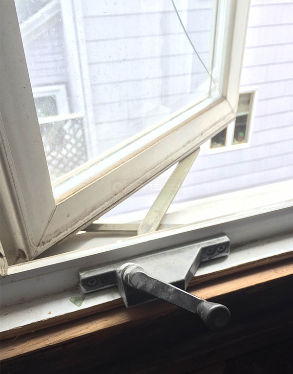 User submitted a photo of a window operator.