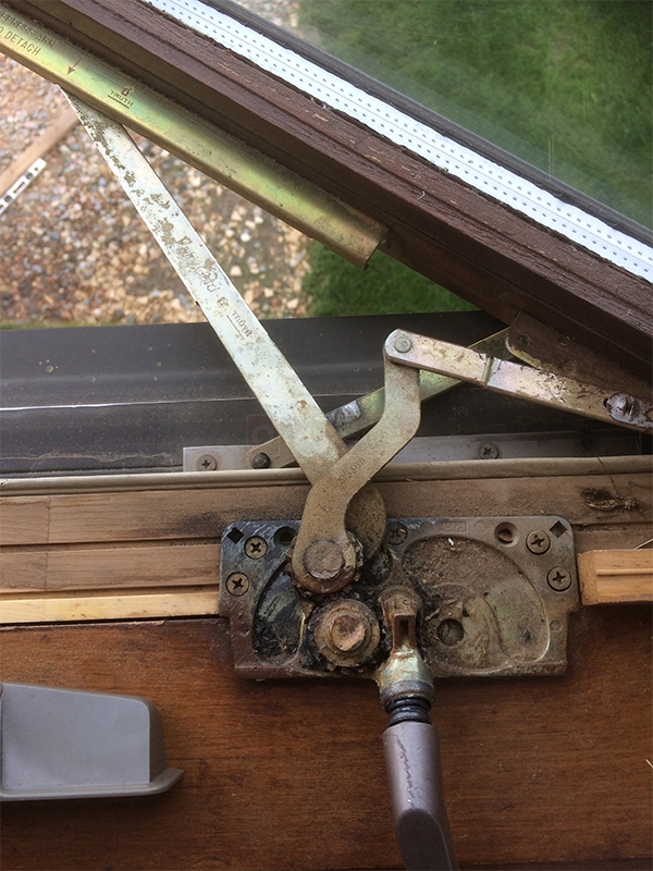 User submitted a photo of a window operator.