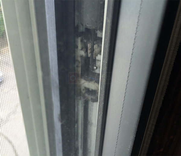 User submitted a photo of window hardware.