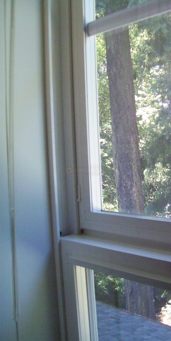 User submitted a photo of window hardware.