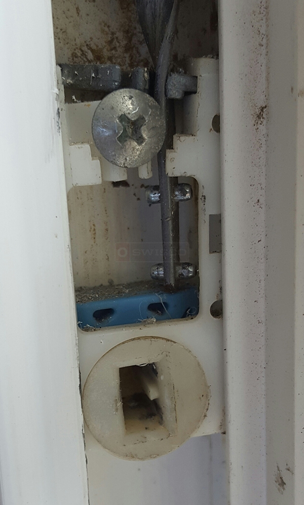User submitted a photo of a pivot shoe.