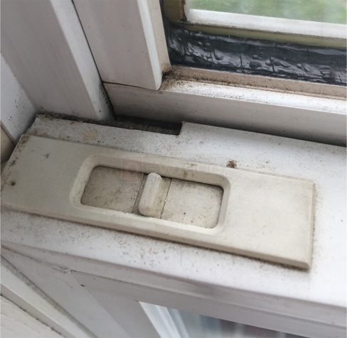 User submitted image of their window hardware.