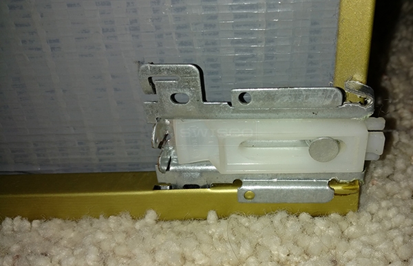 User submitted a photo of closet hardware.