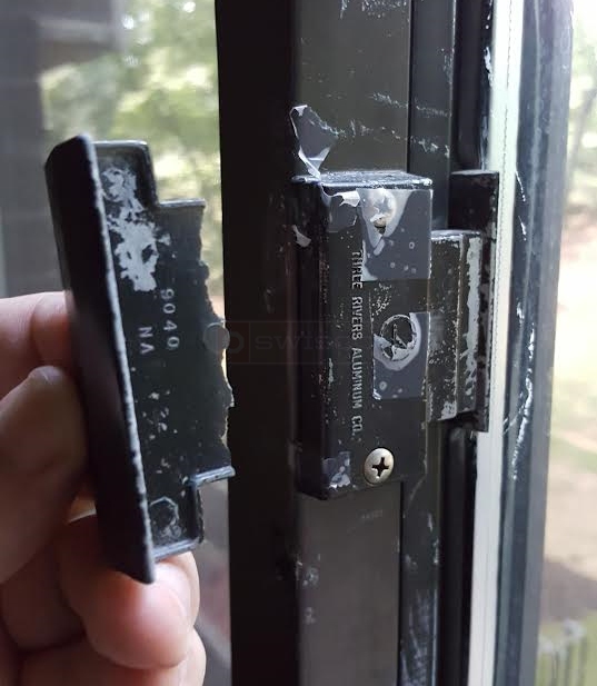 User submitted image of their door hardware.