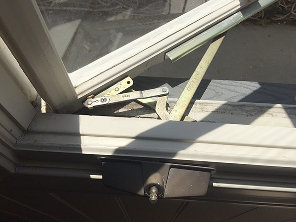 User submitted photos of a window operator.