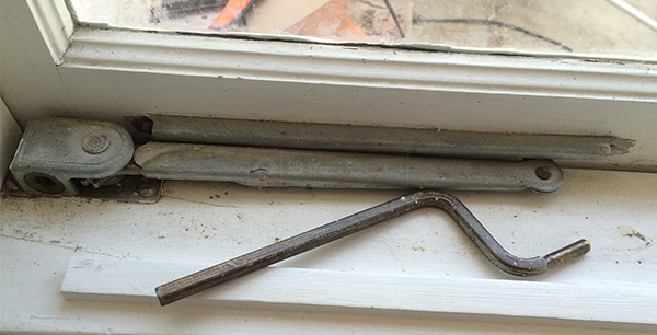 User submitted a photo of window hardware.