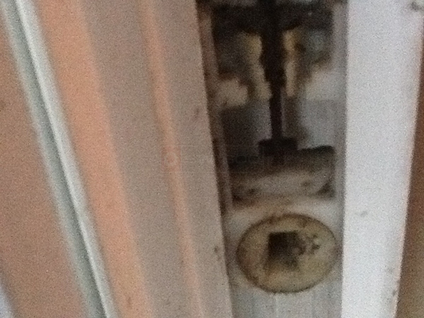 User submitted a photo of a pivot shoe.
