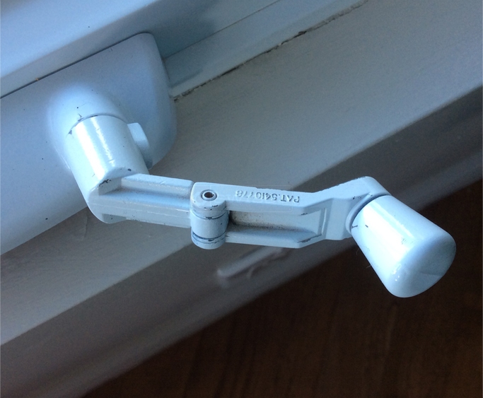 User submitted image of their window hardware.