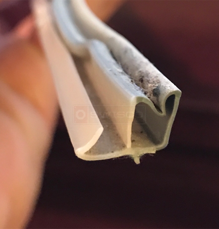 User submitted image of their window hardware.