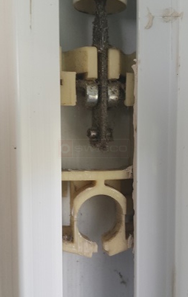 User submitted image of their window hardware.