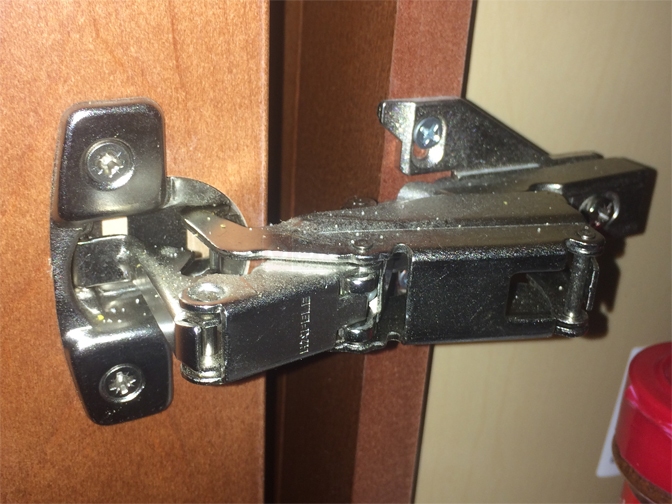 User submitted image of their drawer hardware.