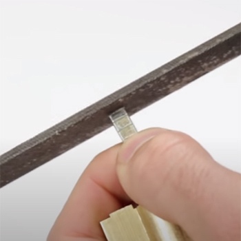 File The Tip Of The Spindle