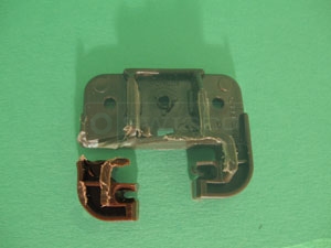Image of a broken 32-081 Kenlin drawer socket.