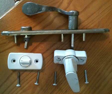 User submitted photo of door handle lockset.