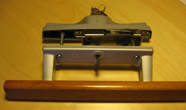 User submitted photo of their sliding door latch lever.