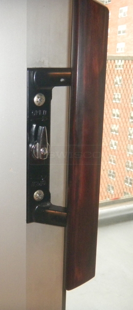User submitted photo of their patio door handle.