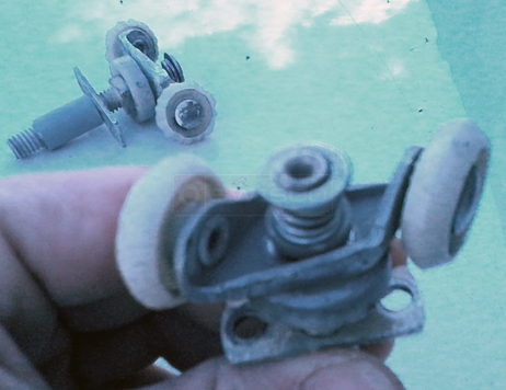 example of how the roller looks assembled with the T part