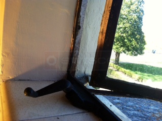 User submitted picture of window operator.