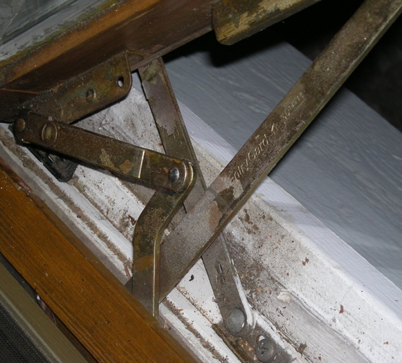 User submitted picture of window crank operator.