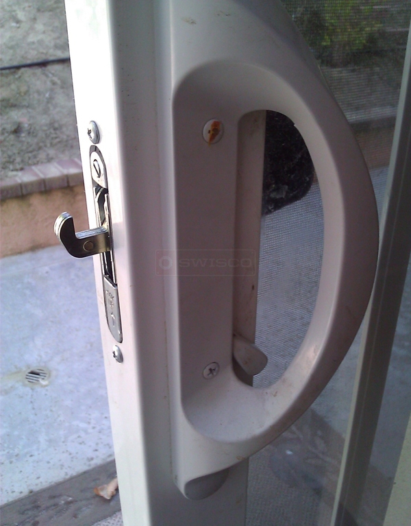 User submitted a photo of a sliding door latch.