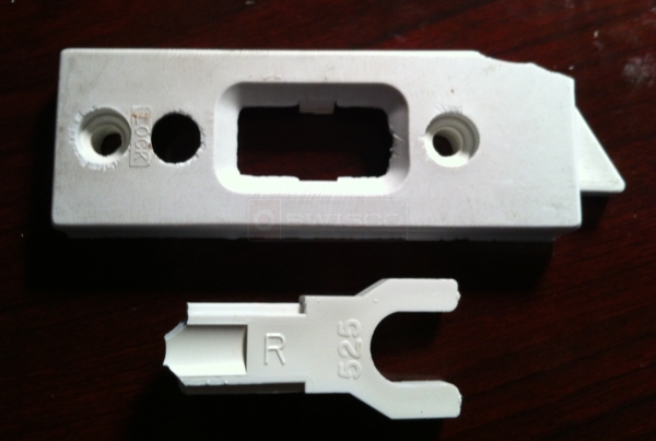 User submitted a photo of a tilt latch.