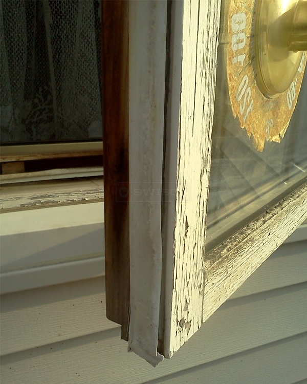 User submitted a photo of weatherstripping.
